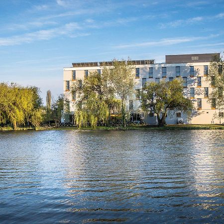 Best Western Plus Lakeside Hotel Szekesfehervar Exterior photo