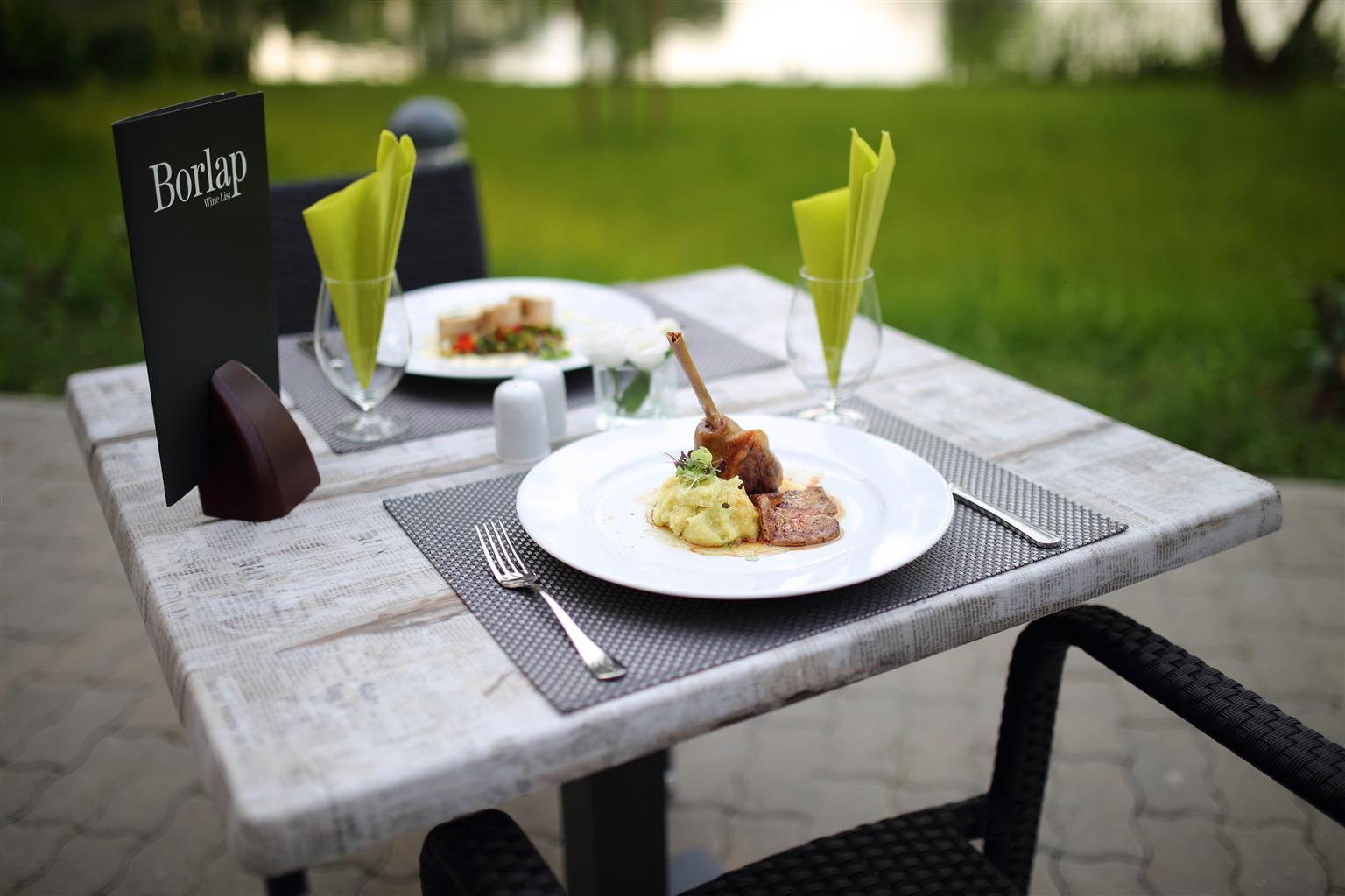 Best Western Plus Lakeside Hotel Szekesfehervar Exterior photo