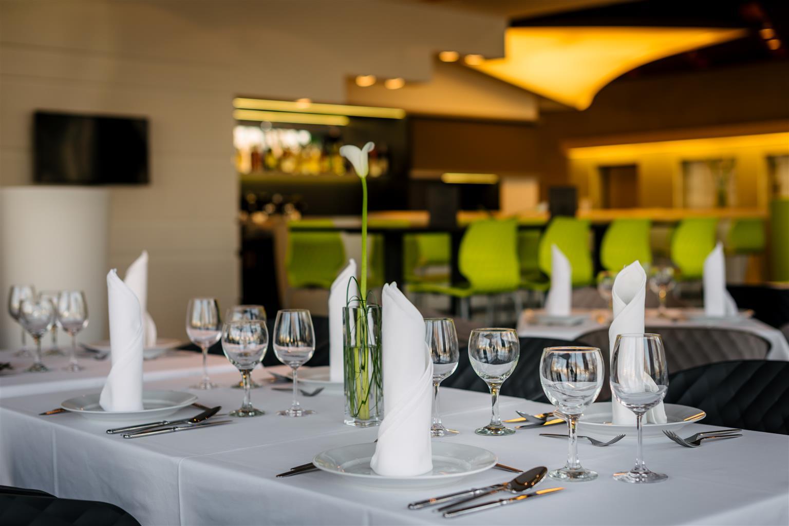 Best Western Plus Lakeside Hotel Szekesfehervar Exterior photo