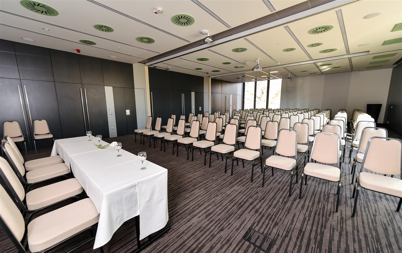 Best Western Plus Lakeside Hotel Szekesfehervar Exterior photo